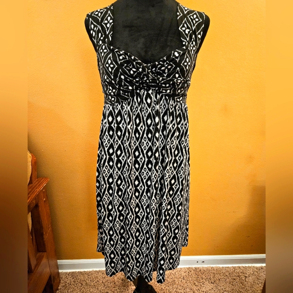 Max Studio Black and White Patterned Dress